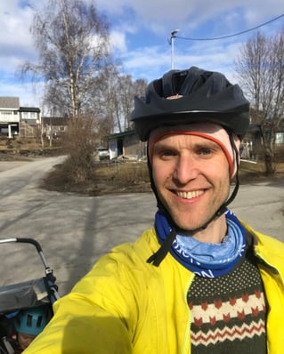 Mads sykler til jobb, året rundt, og trenger derfor ikke bil! 